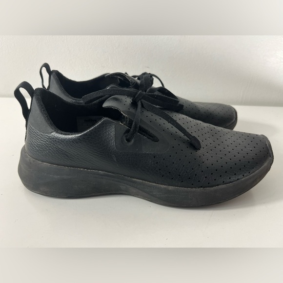 Men’s 7/ Womens 8 Native Black Faux Leather Shoes Lunar Landing Apollo 2.0 - Picture 2 of 8